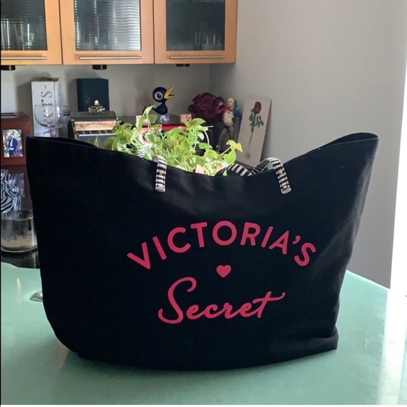 Victoria’s Secret Beach Tote - Picture 9 of 14